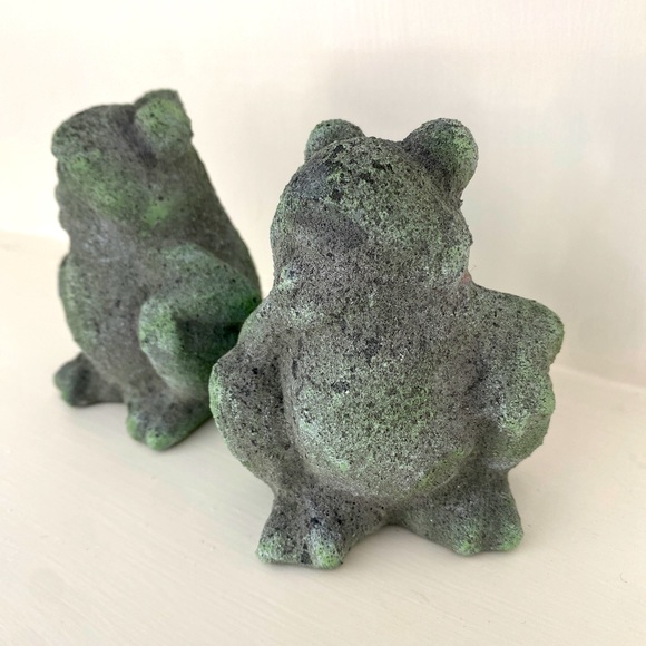 NEW Garden Mini Cement Concrete Frog - Picture 3 of 9